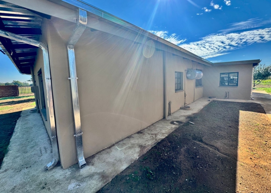 To Let Commercial Property for Rent in Wilgeboom A H North West